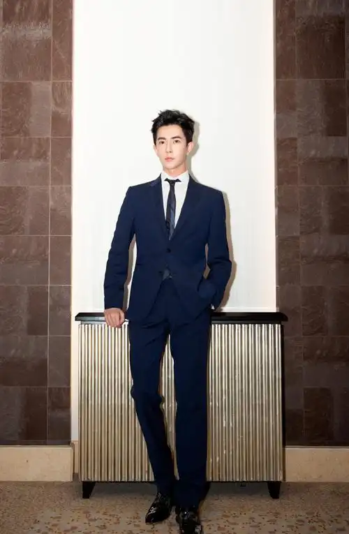 于朦胧帅气有型西装写真浴袍36