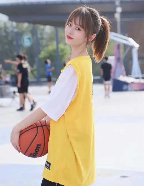 最美女主播!小七,你爱了吗?|小七|女主播|球迷_新浪新闻