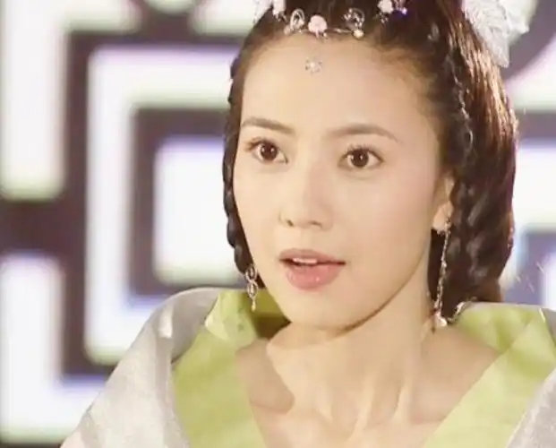 高圆圆瞒着我们拍了多少戏别只知道周芷若第3个才是颜值巅峰