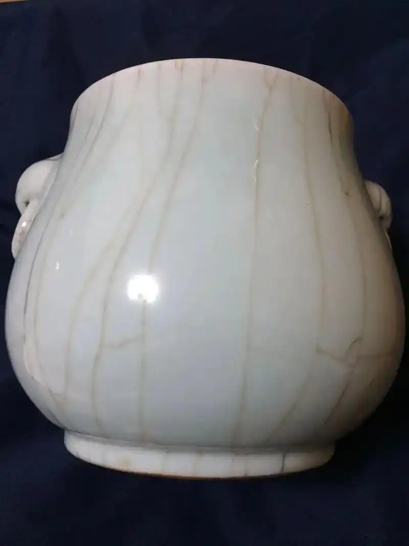 宋 官窑 月白釉双环兽耳尊.祖传旧藏,全品.釉水肥厚莹润," - 抖音