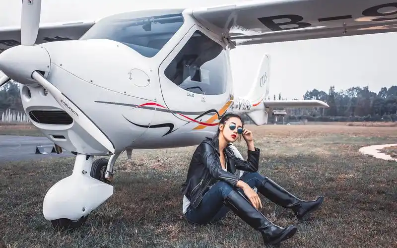 性感高冷美女高清桌面壁纸下载