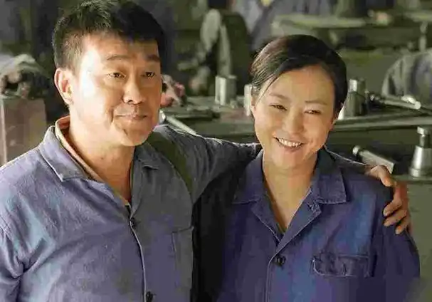 何冰结婚20年零绯闻原因或与妻子有关