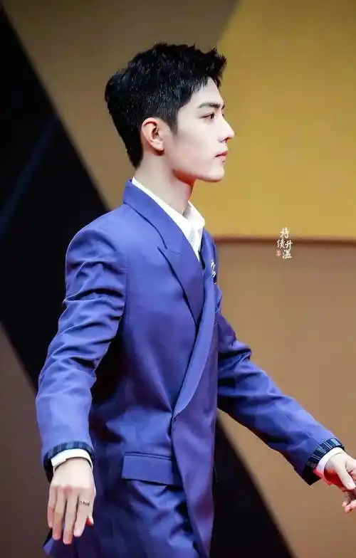 肖战美图十三从剪寸头开始,更心动了(上篇)_飞吻_的力量_造型