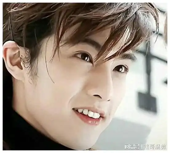 贺军翔家遭警方搜查,被曝疑与女子舌吻事件有关,本人回应