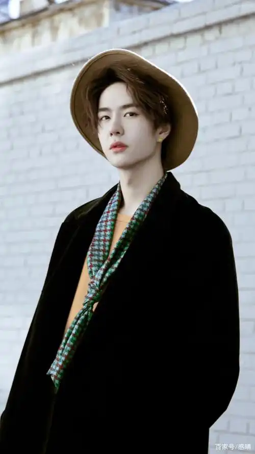 王一博的各种帽子小合集!一博真的是帽子收集者!他好喜欢帽子