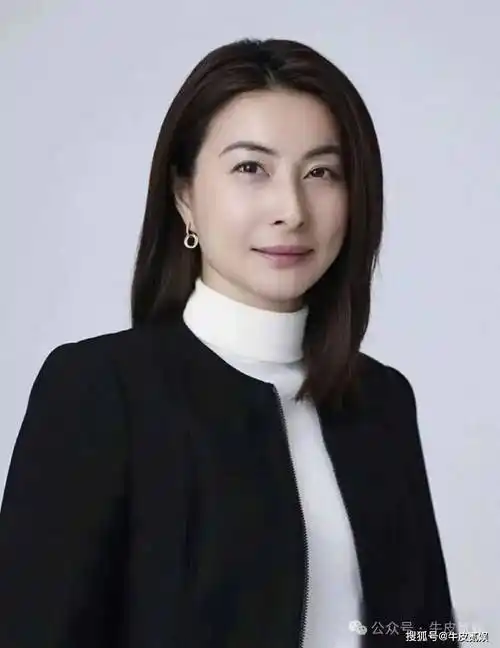 原创郭晶晶的富贵相有多出众看看几个小丑和她的合照就知道了