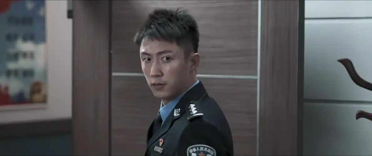 常征(黄景瑜 饰)