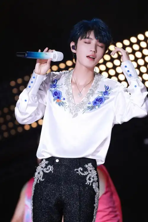 王俊凯春节胖15斤