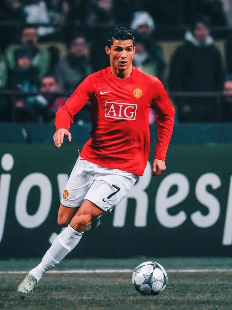 c罗图集 "挚爱c罗 "足球壁纸图片 "唯有足球不可辜负