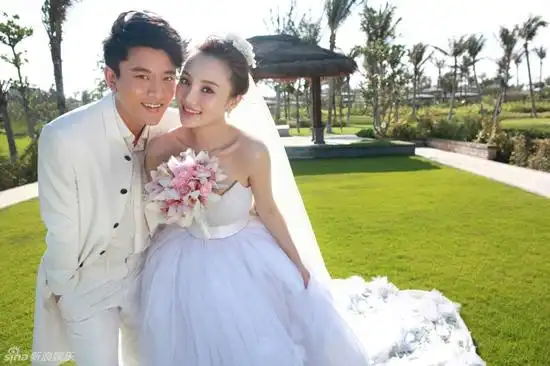 李小璐贾乃亮举行婚礼 曝婚礼现场图