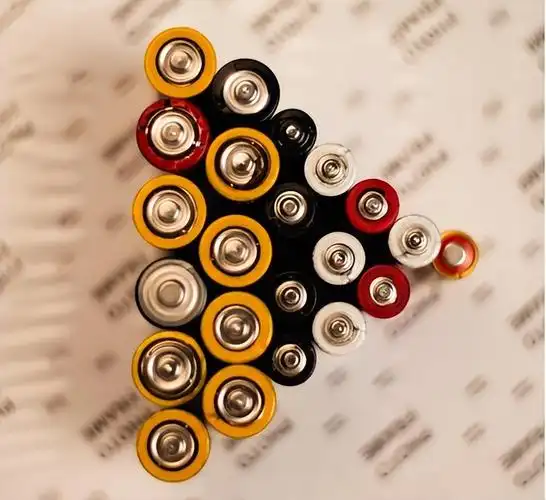 1～7号电池图片(5号电池和7号电池哪个大)