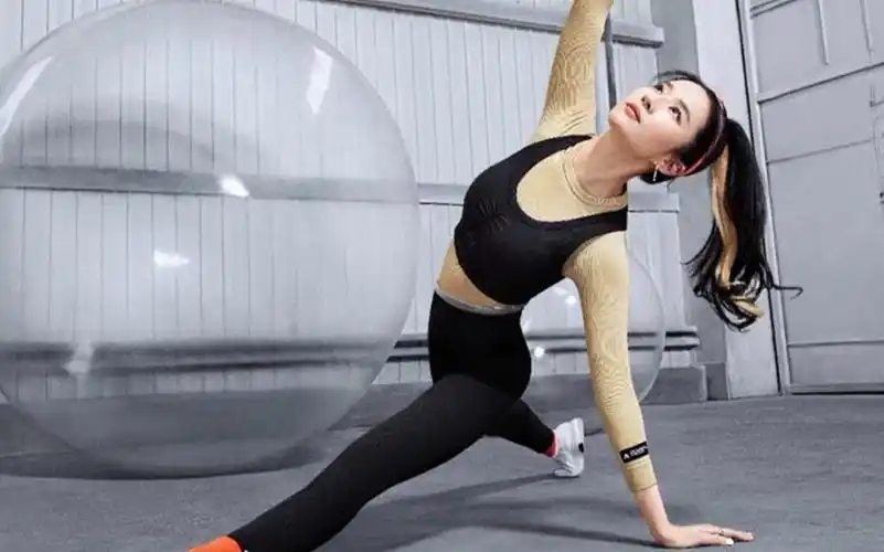 身材太好了!健身达人刘亦菲!