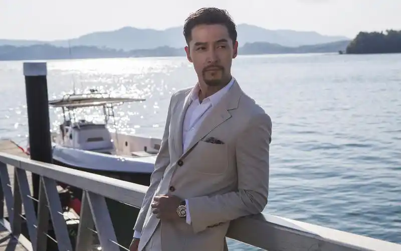 帅气男星胡歌成熟大叔风写真,大陆明星-回车桌面