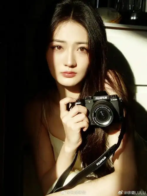 徐璐白色吊带裙##徐璐清纯茉莉花