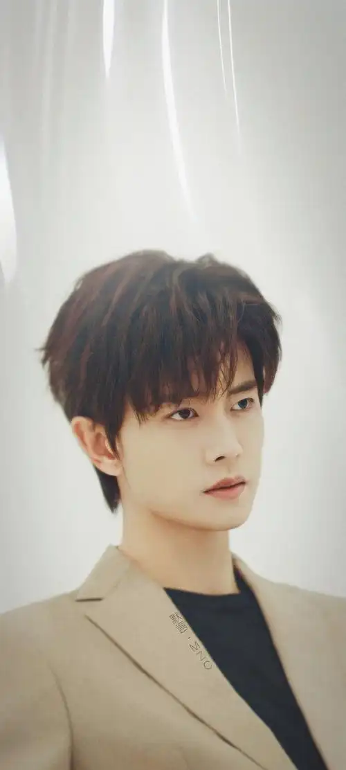 调修 x 溶图壁纸 6p来了～帅哥穿啥都好帅@任嘉伦allen#任嘉伦美拉德