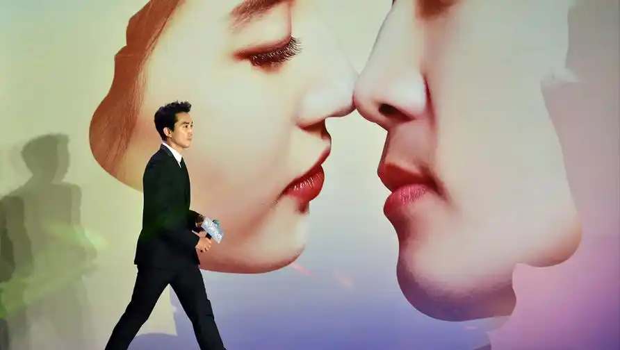 回顾刘亦菲宋承宪这段情,为何说一厢情愿的爱情,注定无法长久?