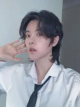 日系中性狼尾假发男自然蓬松短发中分鲻鱼头帅气逼真学生全顶发套