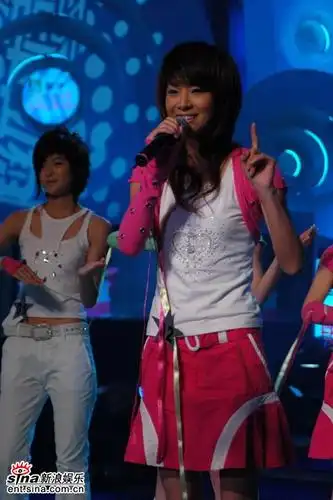 娱乐讯 今晚(7月21日星期五),2006超级女声沈阳唱区7进5晋级赛播出,01