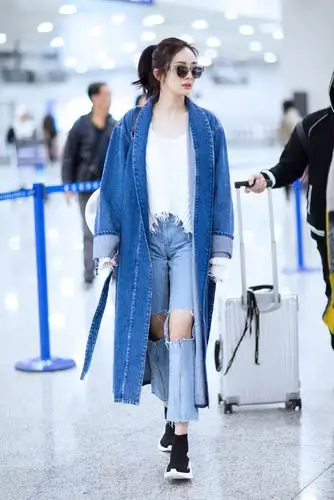 "烂大街"的牛仔裤