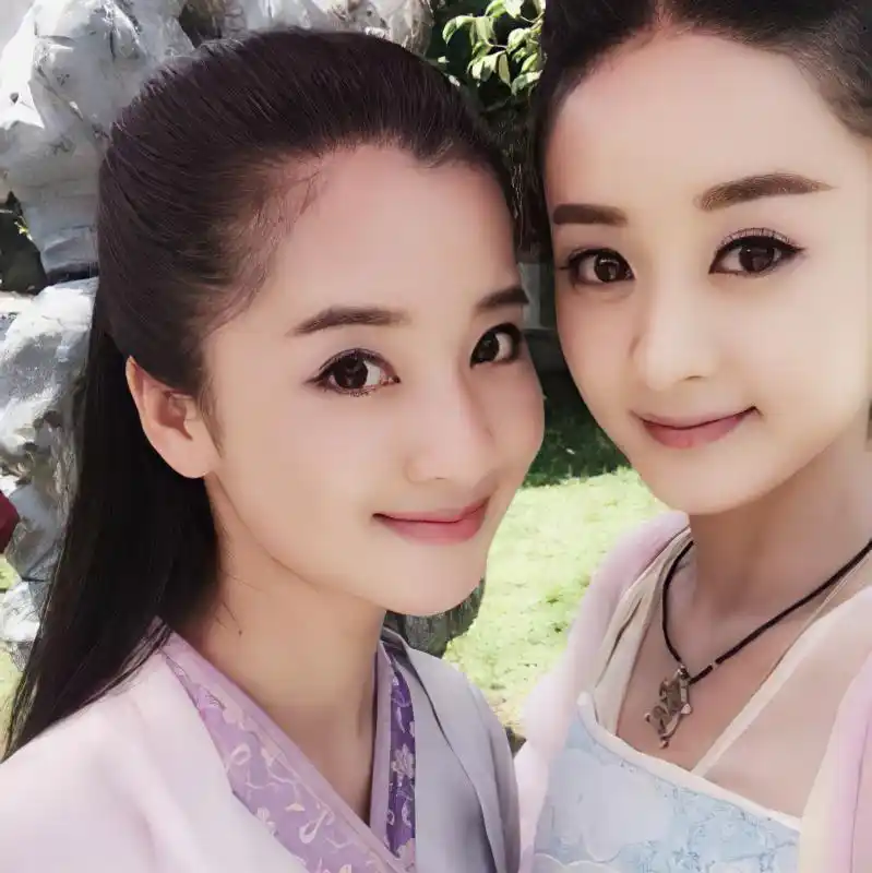 赵丽颖最美替身,曾经的小透明,如今大红大紫|替身|赵丽颖|李一桐_新浪