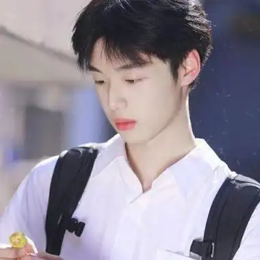 文艺范男头拧不开瓶盖的都嫁人了拧得开的都还在自己拧着男生头像