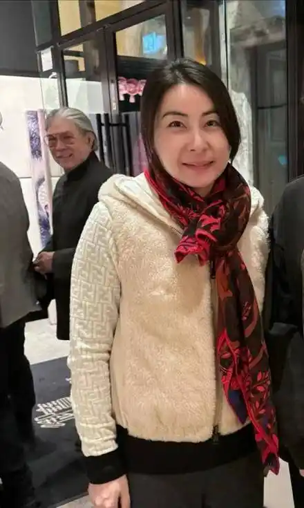 郭晶晶登陆英伦却掀起了一场前所未有的轩然大波