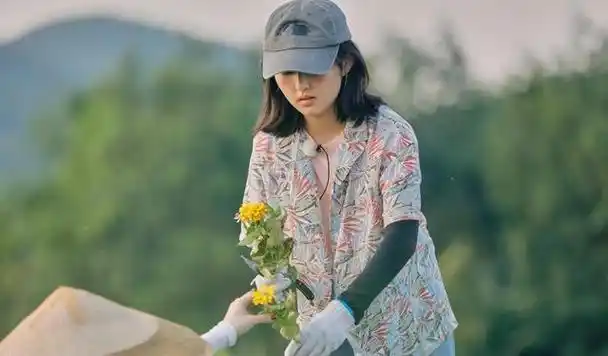 演技看哭冯小刚,让张国强不敢对戏,张子枫凭啥成为大佬们团宠?