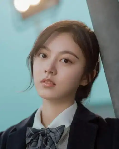 获中戏第一的赵今麦当她扎起马尾辫穿上校服后这是班花吧