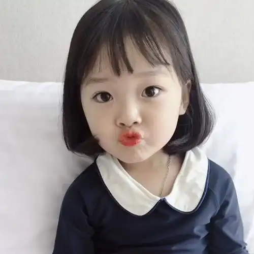 嘟嘴 无论你是坐着还是站着,都可以随时随地做这个动作哦!只要把嘴巴