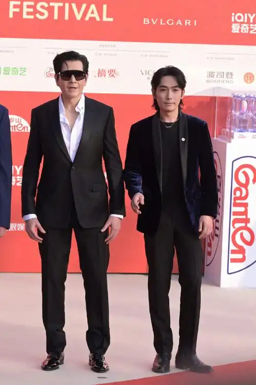 刘昊然,于适,高圆圆,蒋勤勤,屈楚萧,关晓彤,边程,娜然,林志玲,刘耀文