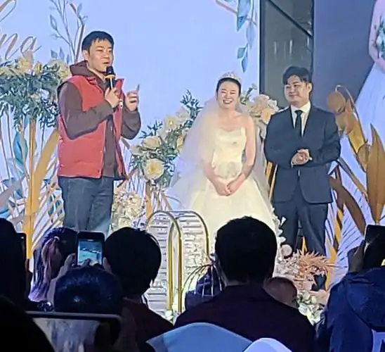 据悉,李筱奎也是德云社相声演员,拜师德云社副总栾云平.