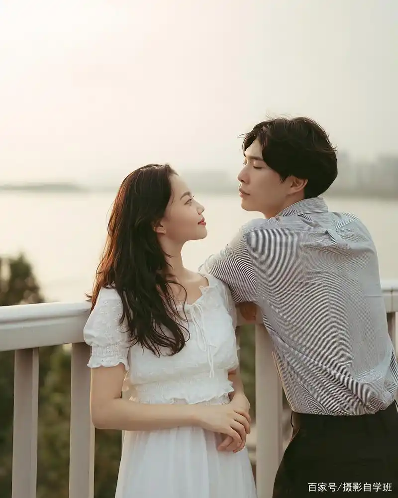 夫妻情侣拍照咋摆姿势,这10组案例,帮你夫妻照片优美好看