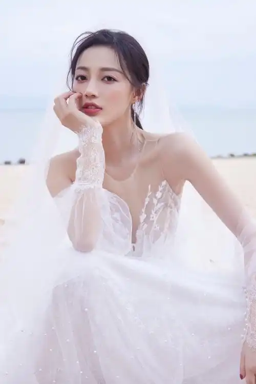 林更新晒王秀竹搞怪图庆生##王秀竹黑白双子秀生日大片