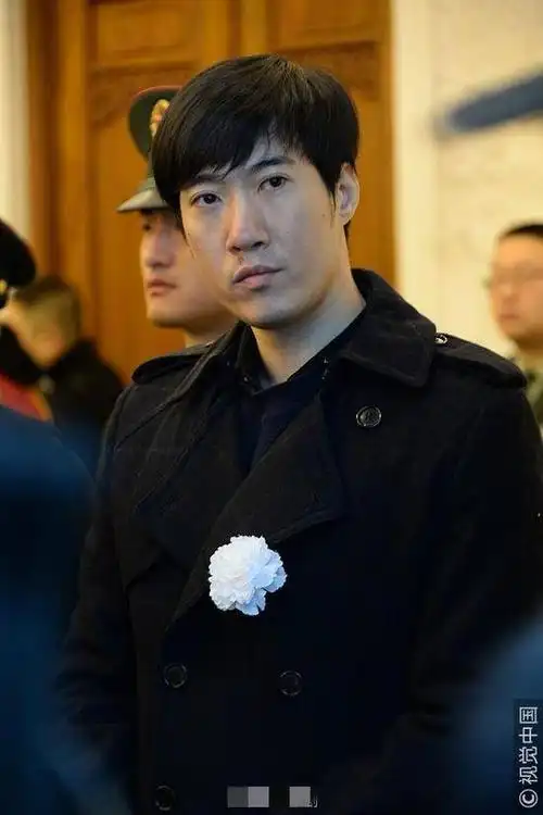 相声演员常贵田先生遗体告别仪式在北京八宝山举行,常贵田的侄子常远