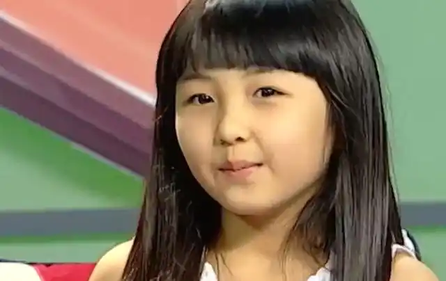 国民妹妹张子枫00后演技扛把子一个眼神一个动作都是戏