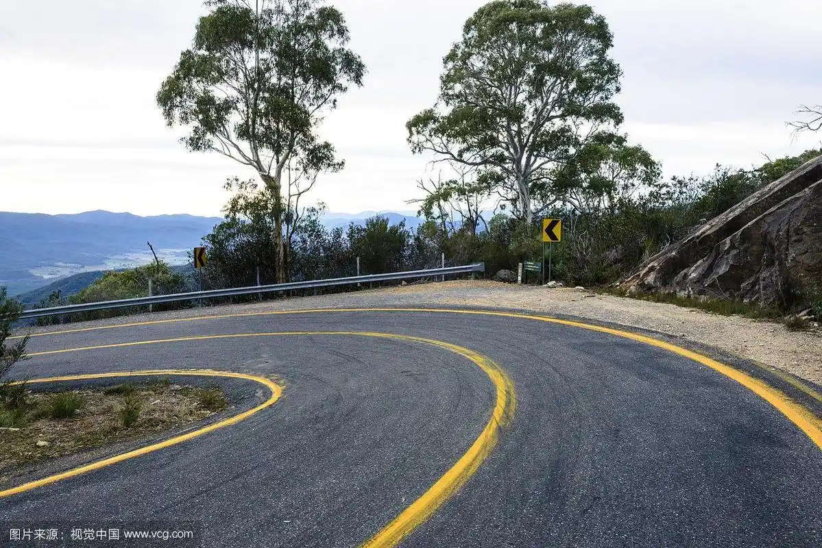 山路上的一个急转弯