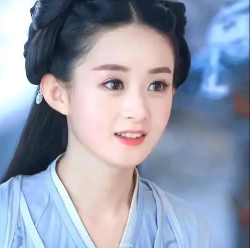 花千骨#宣传小能手赵老师上线啦～15年活泼灵动的可爱小骨在很多人