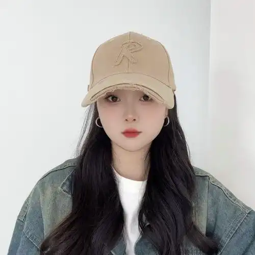 网红破洞棒球帽子女韩版文艺百搭逛街洋气潮方圆脸显脸小鸭舌帽男