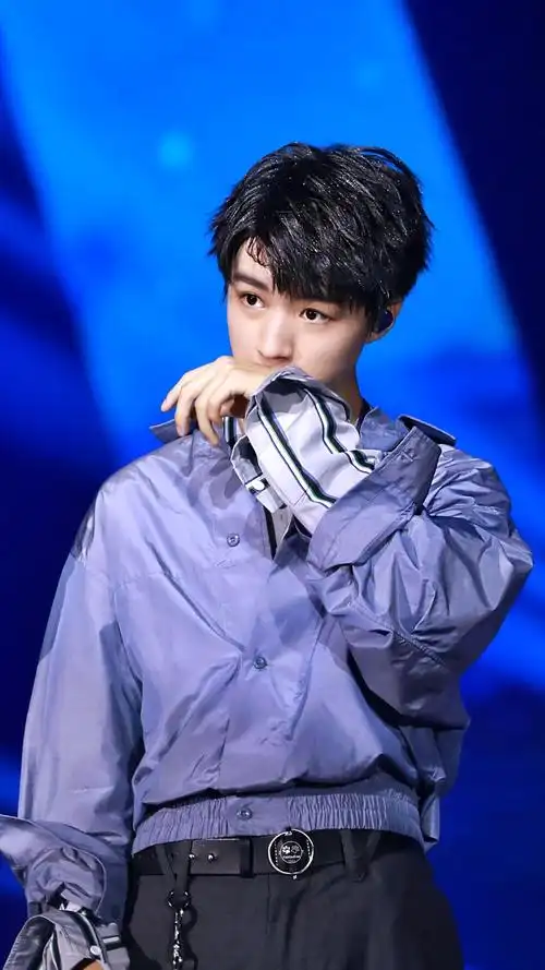 20170924 王俊凯十八岁成年礼 高清 图源cr.logo