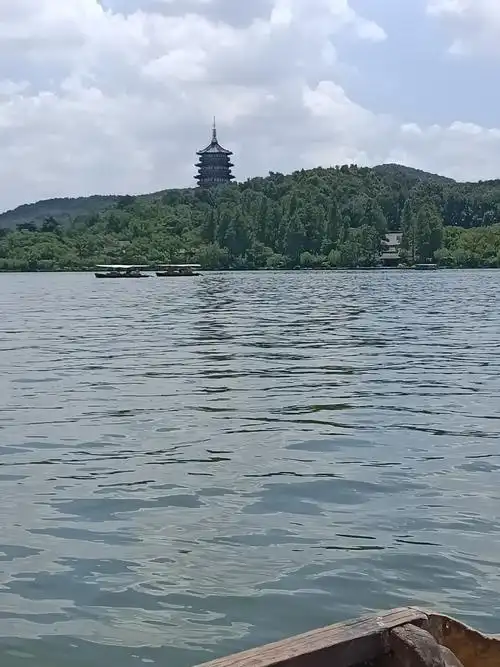 杭州一家行之西湖,宋城