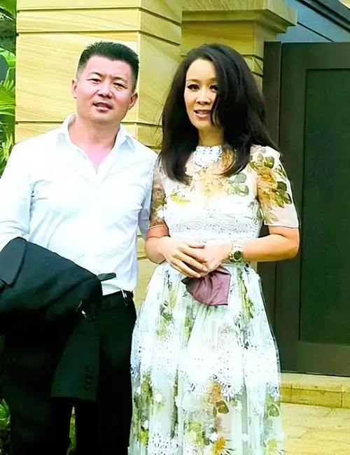 那英与高峰分手17年她带着儿子再婚他娶运动员后依然是非不断