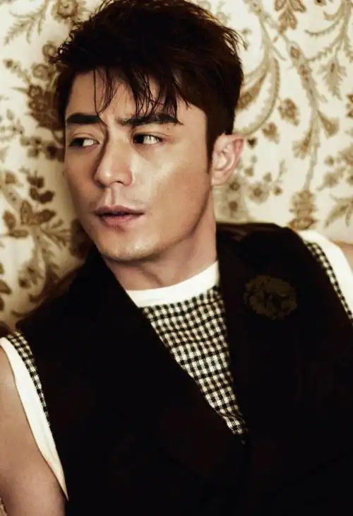 来看看这些男明星的写真,充满了成熟男人的魅力,最后一张超帅!