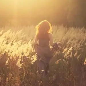 薰衣草花海 白裙白草帽丽人 推荐头像