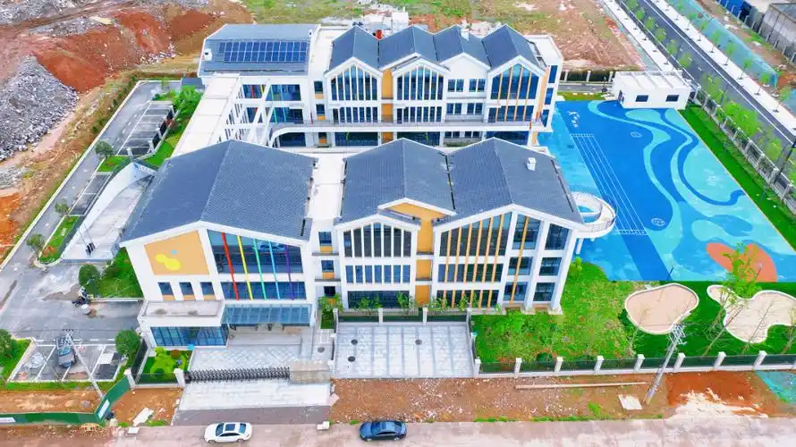 金湖幼儿园项目位于东升路以南,鸣阳路以西地块,办园规模12个班,新增