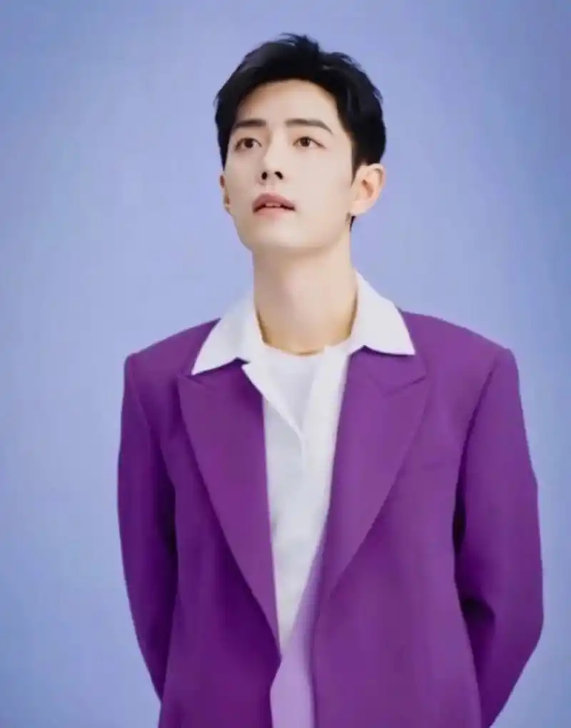 肖战这组紫色西装 你们打几分,翩翩公子颜如玉,真是陌上人如玉世无双