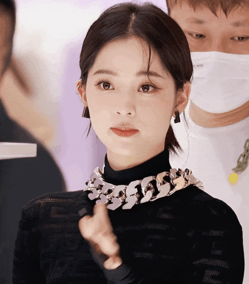 留学十年的欧阳娜娜洗白签证已到期