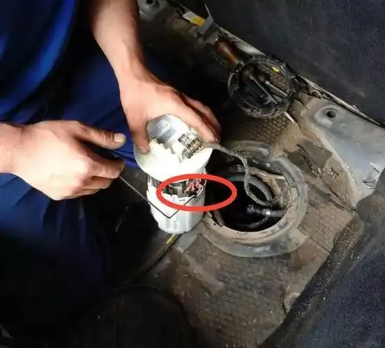 车主更换汽油泵后有些郁闷:怎么汽油一直用不完?