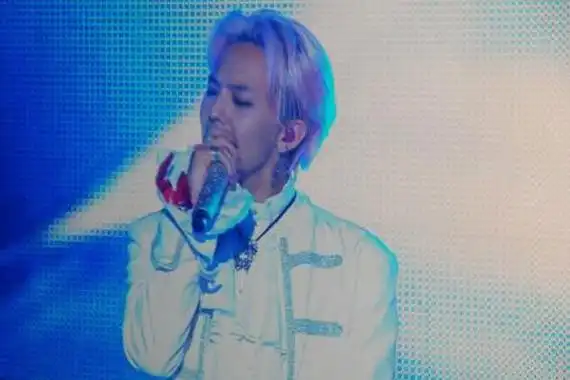 权志龙和孟佳什么关系对于李胜利的事情非常清楚