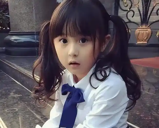 两岁出道年入百万,因太漂亮被禁止整容,如今的刘楚恬怎样了?