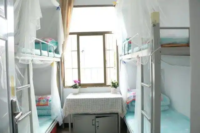 校园之声丨云南民大附中,用心装扮,用爱点缀,让宿舍更温馨!